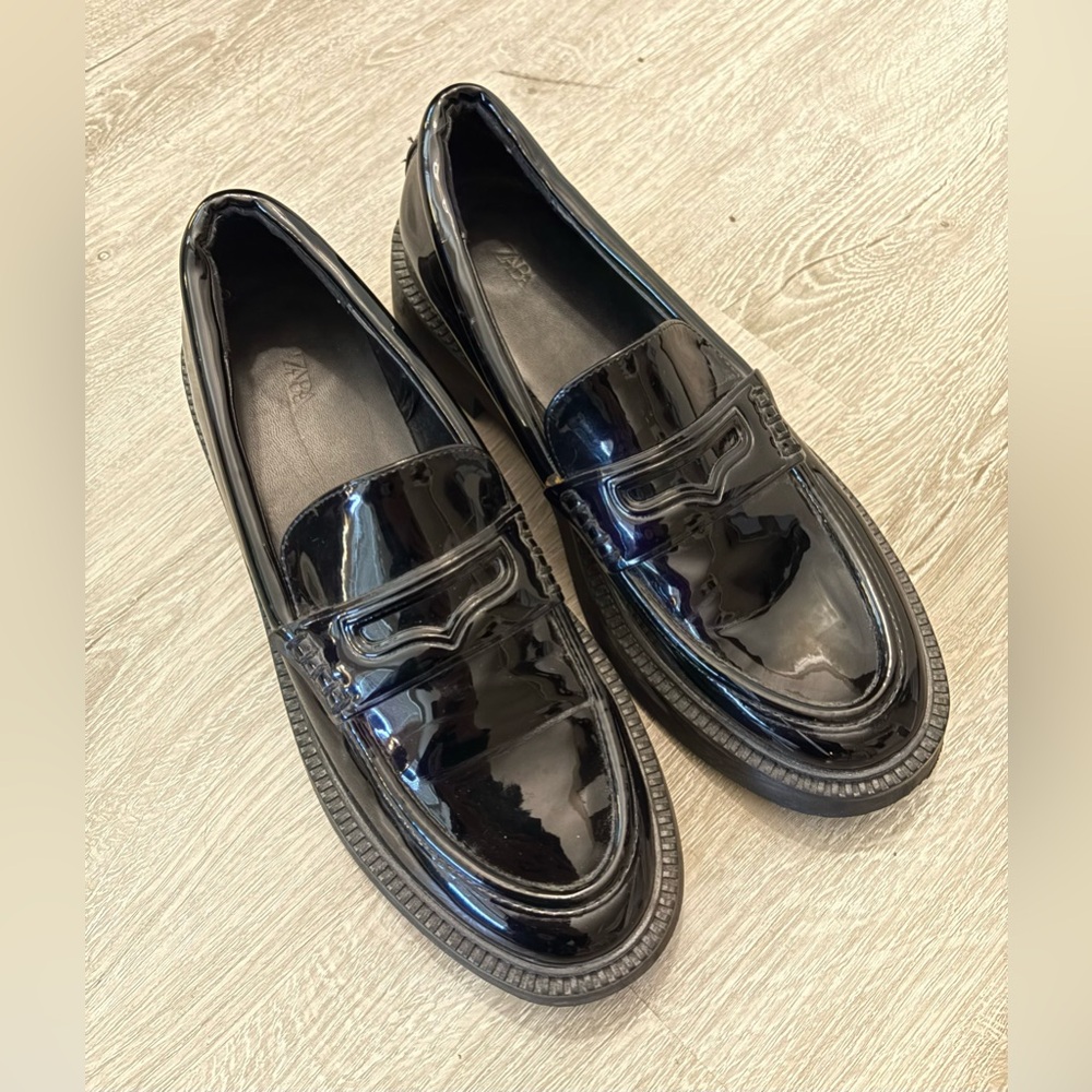 Zara | Size‎ 38/7.5 Black Slip On Loafers
